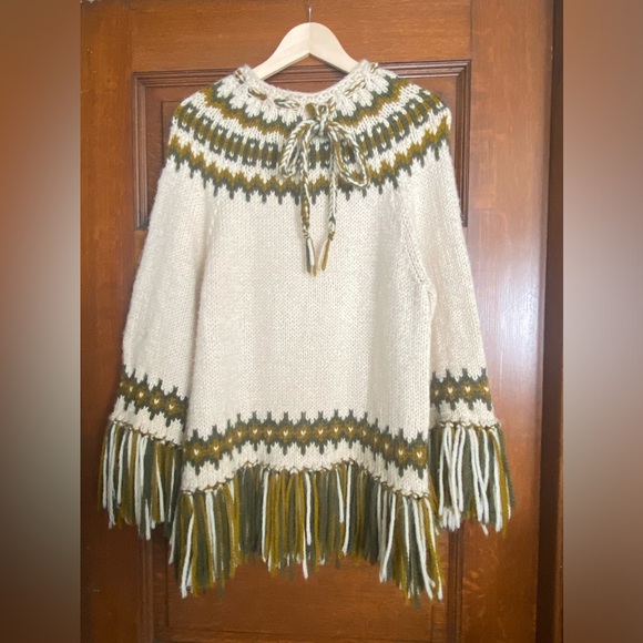 Vintage Hand Knit Chunky Wool
Fringe Poncho Sweater Hippie
Boho Cozy 60s70s - Picture 2 of 8